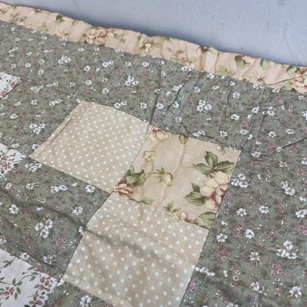 Patchwork Quilted pillowcase 2pc set shams floral patchwork Green White Cream